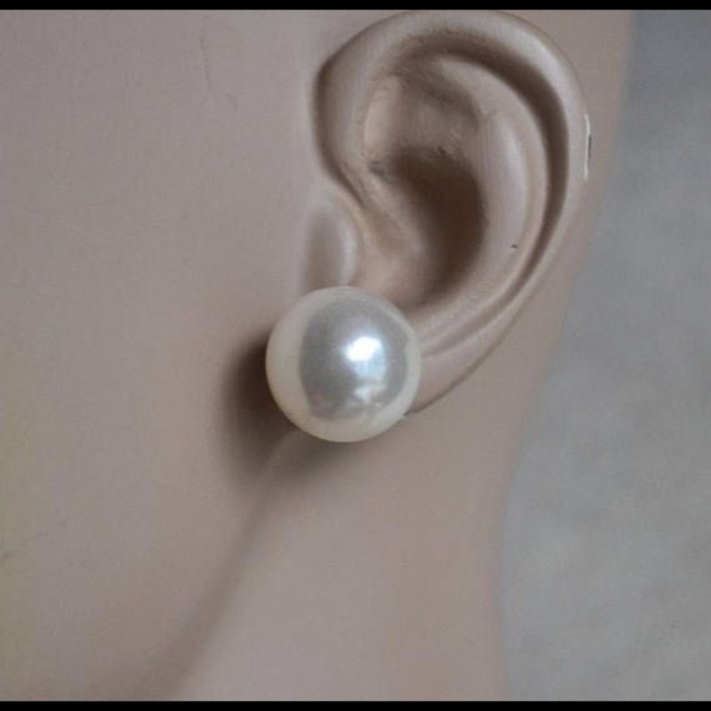 Extra large pearl earrings!!